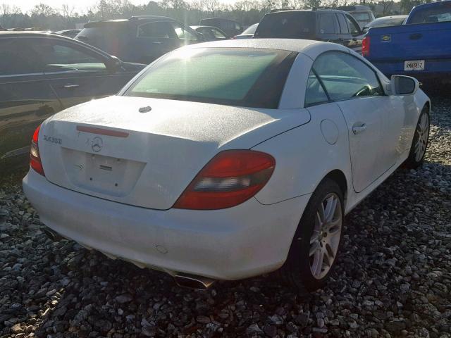 WDBWK54F39F211573 - 2009 MERCEDES-BENZ SLK 300 WHITE photo 4