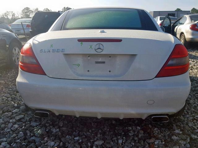 WDBWK54F39F211573 - 2009 MERCEDES-BENZ SLK 300 WHITE photo 6