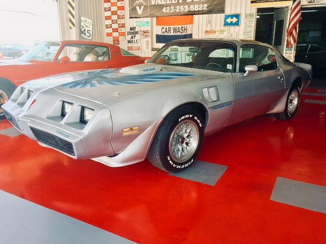 2W87K9L186116 - 1979 PONTIAC TRANSAM SILVER photo 2