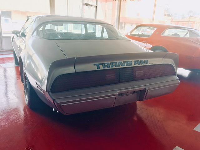 2W87K9L186116 - 1979 PONTIAC TRANSAM SILVER photo 3