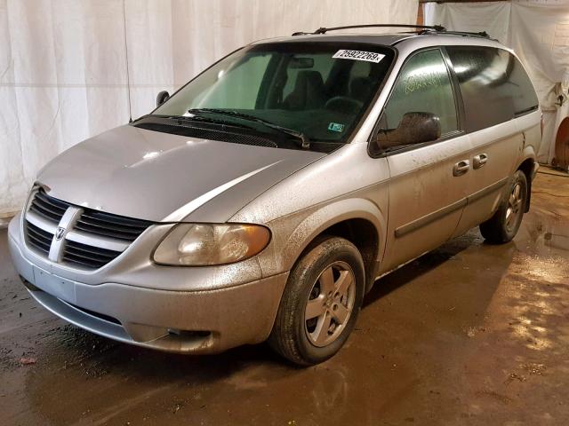 1D4GP45R15B277022 - 2005 DODGE CARAVAN SX SILVER photo 2