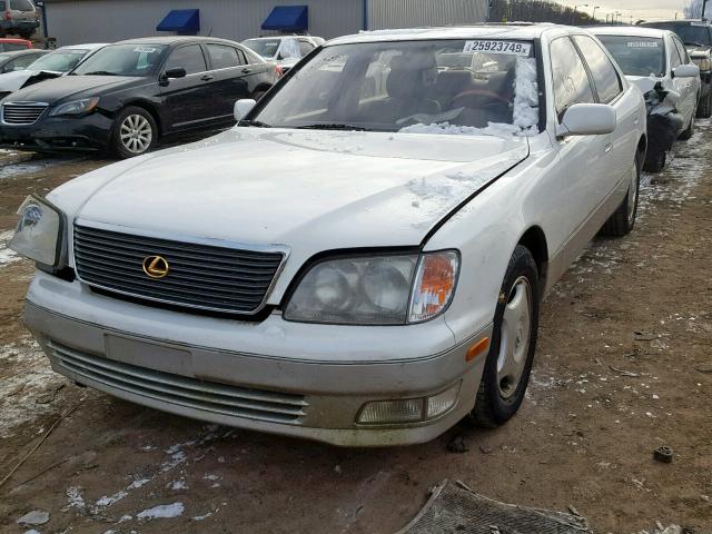 JT8BH28F5X0166318 - 1999 LEXUS LS 400 WHITE photo 2