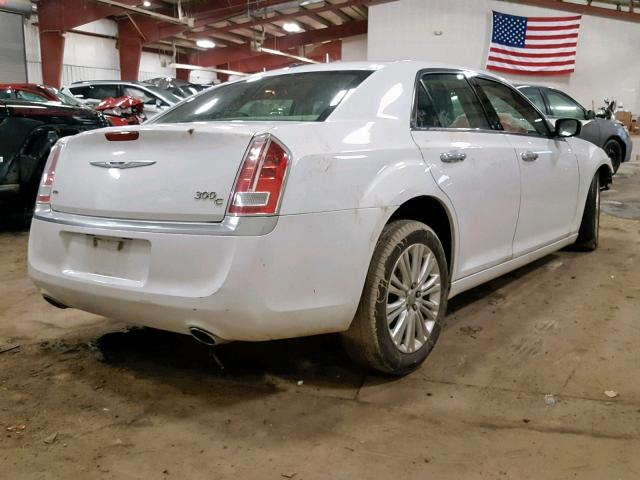 2C3CCASG9DH585719 - 2013 CHRYSLER 300C LUXUR WHITE photo 4