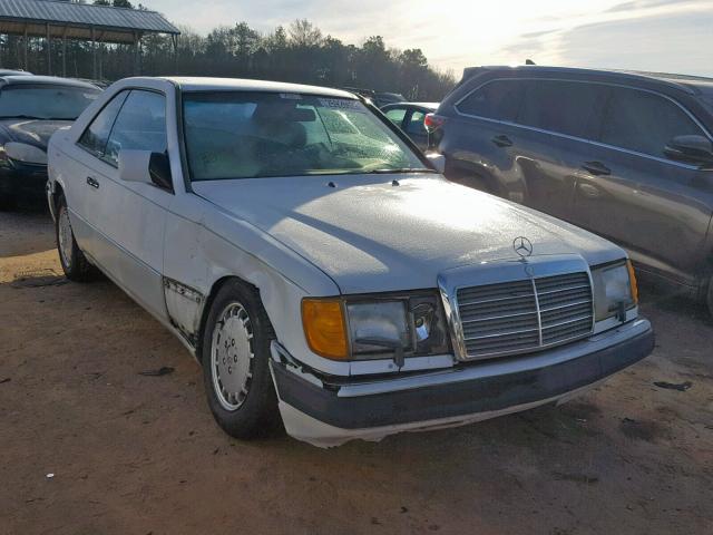 WDBEA51D6LB069851 - 1990 MERCEDES-BENZ 300 CE WHITE photo 1