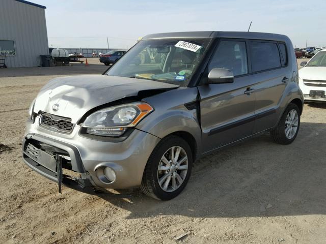 KNDJT2A6XD7547459 - 2013 KIA SOUL + GRAY photo 2