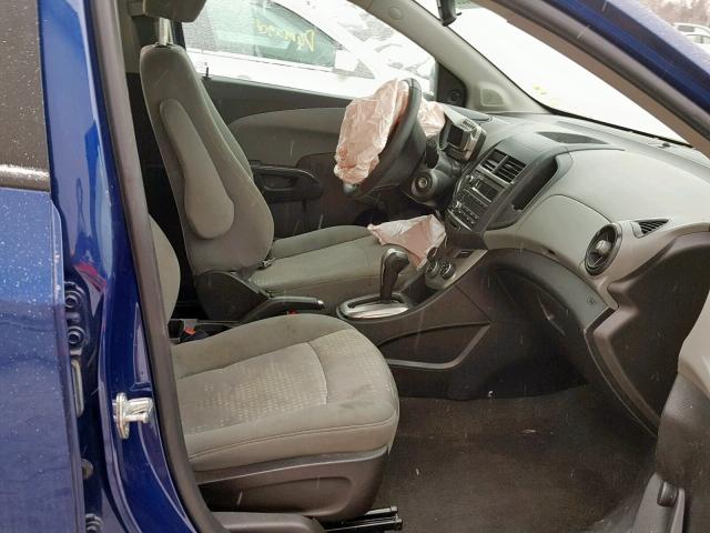 1G1JA6SH0D4143786 - 2013 CHEVROLET SONIC LS BLUE photo 5
