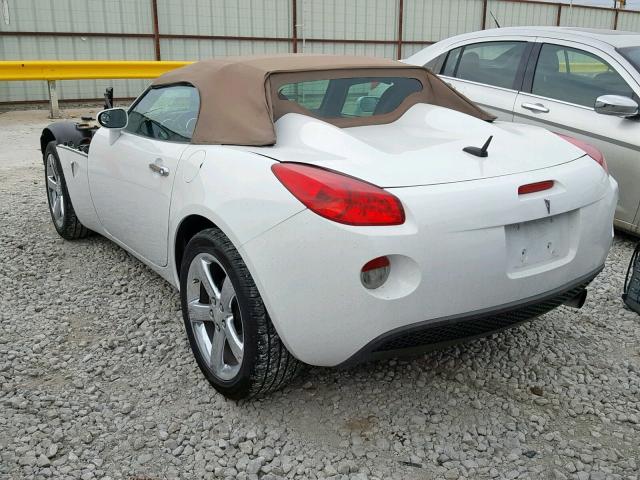 1G2MC35B78Y115569 - 2008 PONTIAC SOLSTICE WHITE photo 3