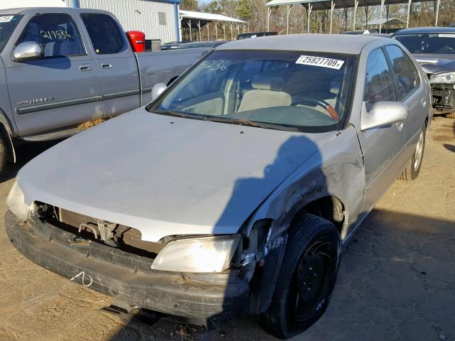 1N4DL01D4WC265236 - 1998 NISSAN ALTIMA XE SILVER photo 2