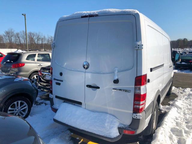 WDYPE7CC2B5516899 - 2011 FREIGHTLINER SPRINTER 2 WHITE photo 4