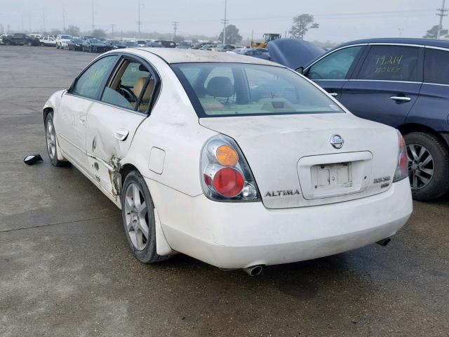 1N4BL11D22C194318 - 2002 NISSAN ALTIMA SE WHITE photo 3