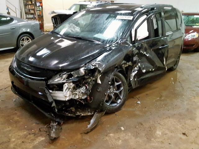 2C4RC1EG6JR157548 - 2018 CHRYSLER PACIFICA T BLACK photo 2