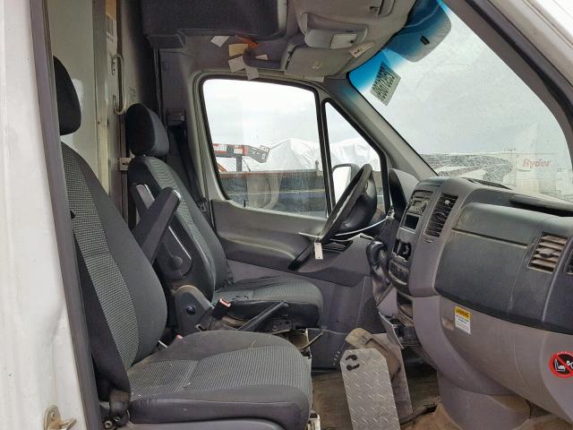 WDPPF4CC9B9479309 - 2011 FREIGHTLINER SPRINTER 3 WHITE photo 5