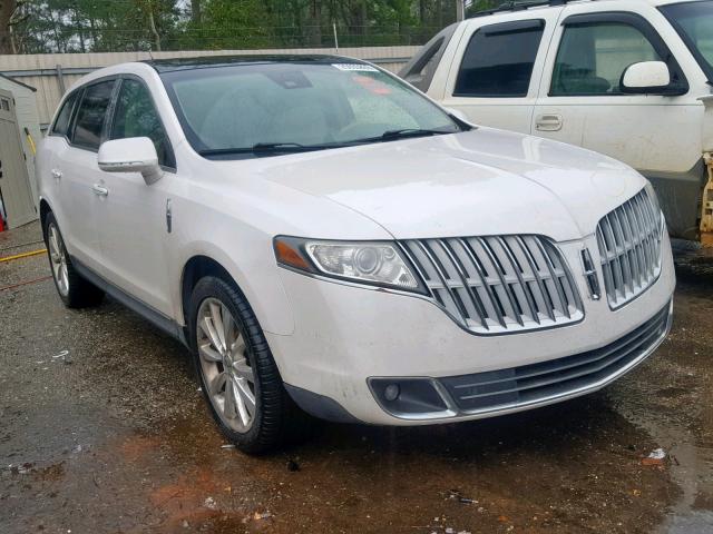 2LMHJ5AT6ABJ08306 - 2010 LINCOLN MKT WHITE photo 1