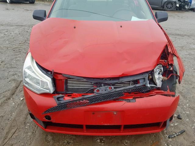 1FAHP34N58W154580 - 2008 FORD FOCUS S/SE RED photo 7