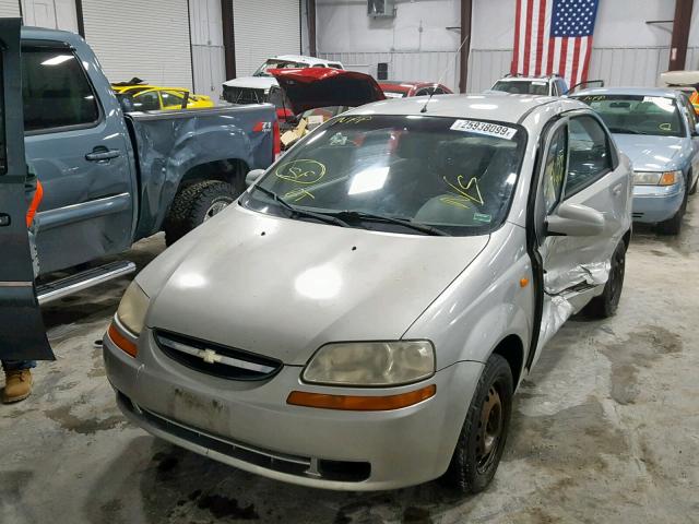 KL1TD52664B151880 - 2004 CHEVROLET AVEO GRAY photo 2