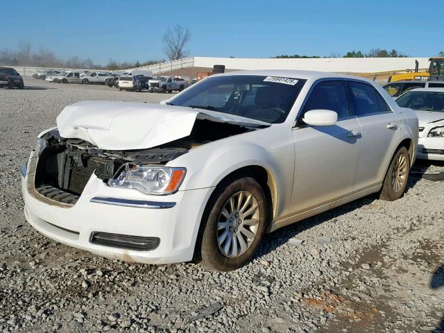 2C3CCAAG6DH627295 - 2013 CHRYSLER 300 WHITE photo 2