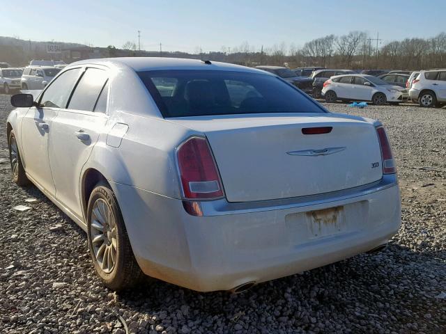 2C3CCAAG6DH627295 - 2013 CHRYSLER 300 WHITE photo 3