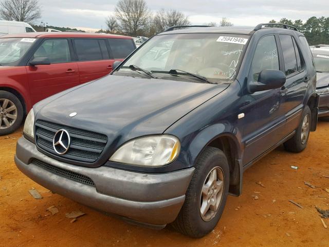 4JGAB54E5YA169837 - 2000 MERCEDES-BENZ ML 320 GREEN photo 2