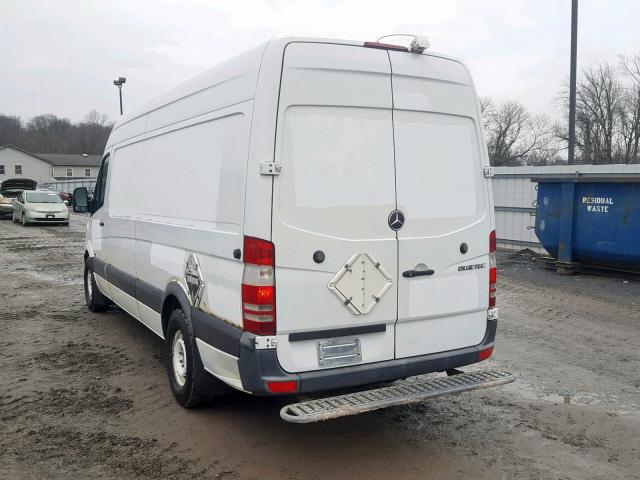 WD3PE8CB7B5584151 - 2011 MERCEDES-BENZ SPRINTER 2 WHITE photo 3