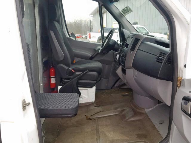 WD3PE8CB7B5584151 - 2011 MERCEDES-BENZ SPRINTER 2 WHITE photo 5