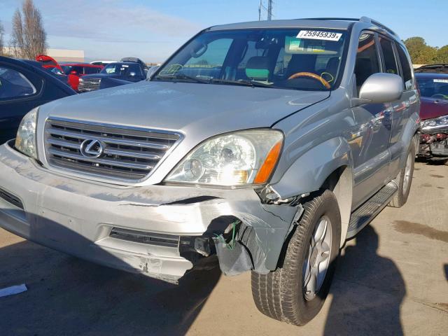 JTJBT20X130012586 - 2003 LEXUS GX 470 SILVER photo 2