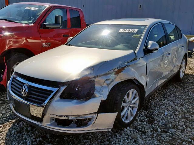 WVWJK7AN1AP043675 - 2010 VOLKSWAGEN PASSAT KOM SILVER photo 2