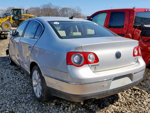 WVWJK7AN1AP043675 - 2010 VOLKSWAGEN PASSAT KOM SILVER photo 3