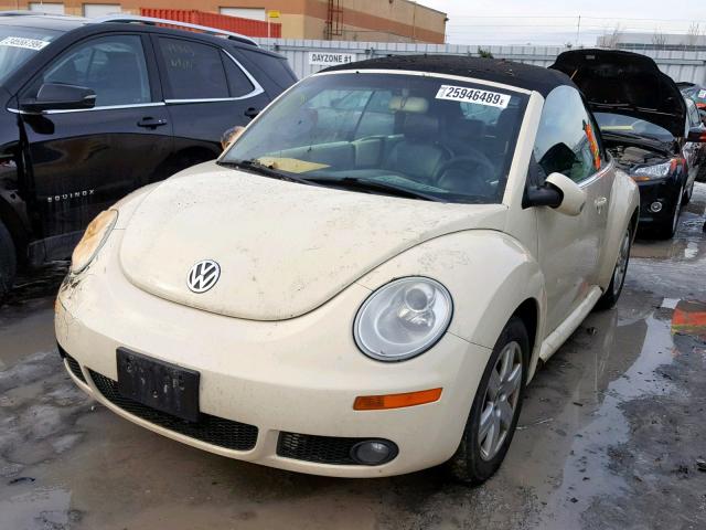 3VWRF21Y57M414675 - 2007 VOLKSWAGEN NEW BEETLE Кремовый фото 2