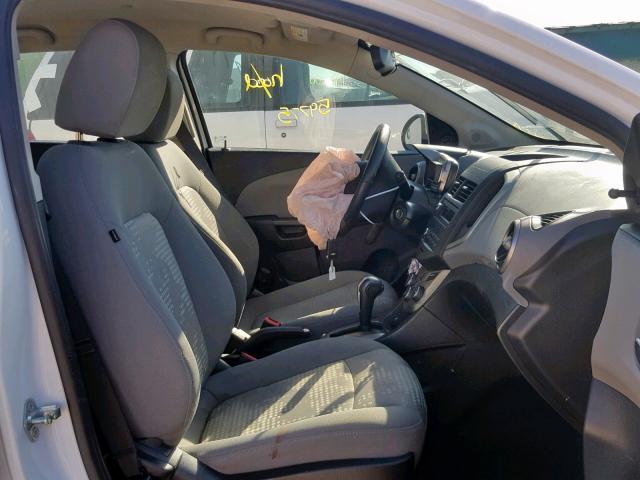 1G1JA6SH5E4195383 - 2014 CHEVROLET SONIC LS WHITE photo 5