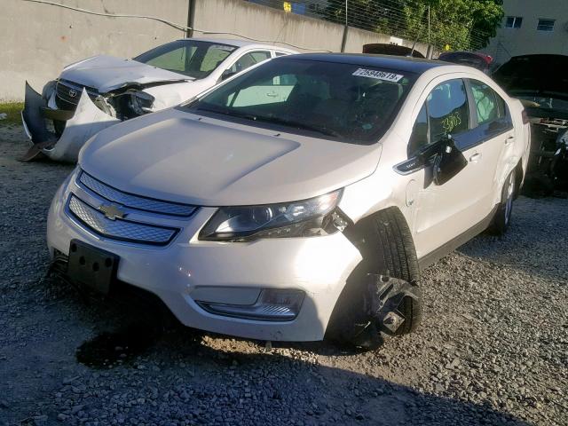 1G1RB6E46CU114252 - 2012 CHEVROLET VOLT WHITE photo 2