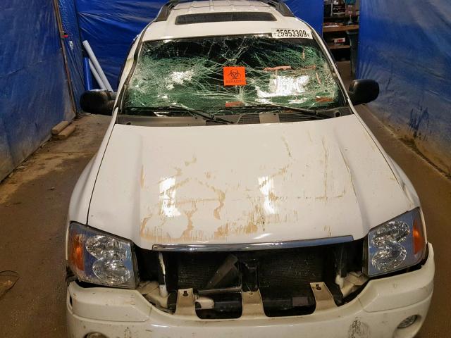 1GKET16S726136965 - 2002 GMC ENVOY XL WHITE photo 9