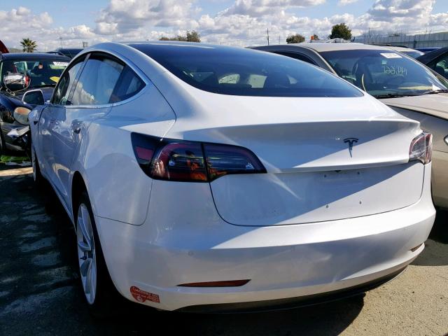 5YJ3E1EA1JF049314 - 2018 TESLA MODEL 3 WHITE photo 3