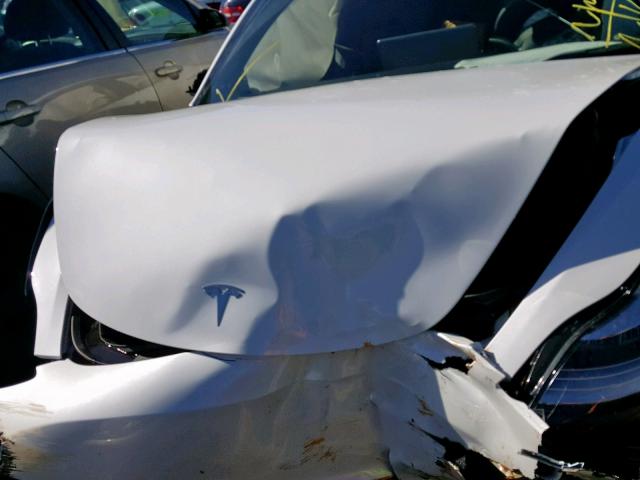 5YJ3E1EA1JF049314 - 2018 TESLA MODEL 3 WHITE photo 7