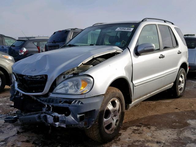 4JGAB54E73A391210 - 2003 MERCEDES-BENZ ML 320 SILVER photo 2