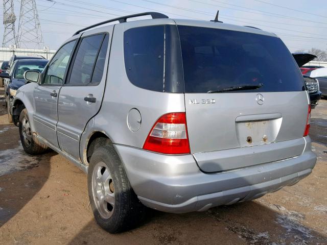 4JGAB54E73A391210 - 2003 MERCEDES-BENZ ML 320 SILVER photo 3