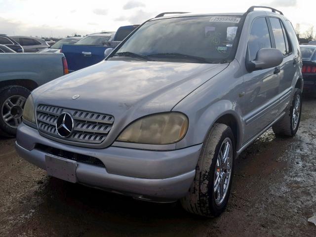 4JGAB54EX1A264321 - 2001 MERCEDES-BENZ ML 320 SILVER photo 2