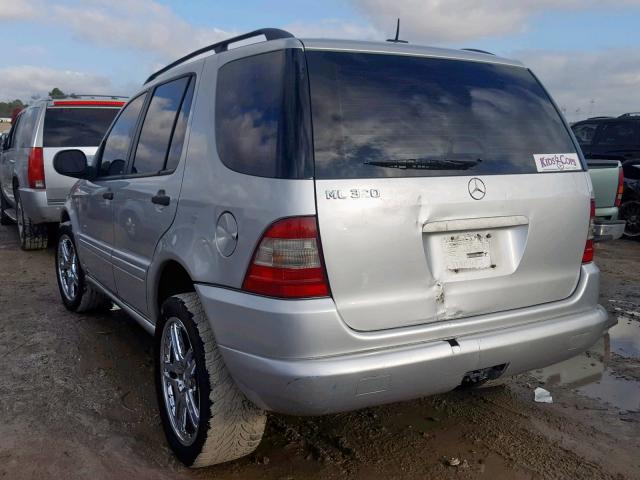 4JGAB54EX1A264321 - 2001 MERCEDES-BENZ ML 320 SILVER photo 3