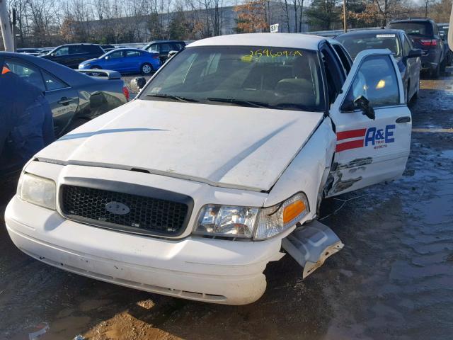 2FABP7BV9AX114433 - 2010 FORD CROWN VICT WHITE photo 2