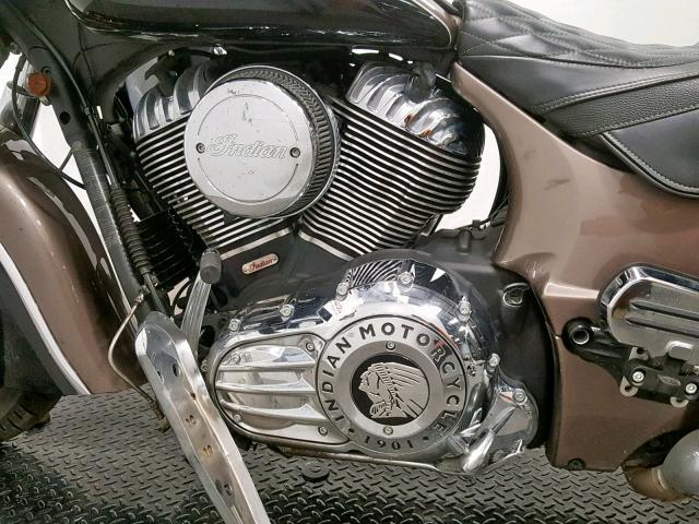 56KTRAAAXJ3368096 - 2018 INDIAN MOTORCYCLE CO. ROADMASTER BROWN photo 6