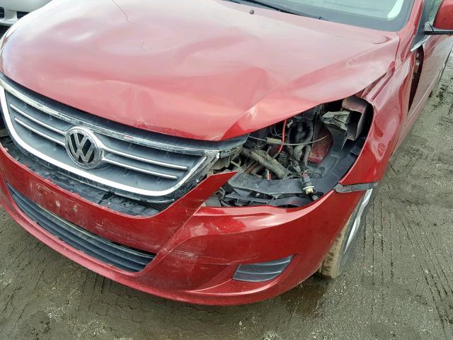 2V4RW3DG1BR669911 - 2011 VOLKSWAGEN ROUTAN SE RED photo 9