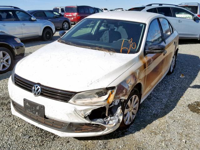 3VW2K7AJ0DM268341 - 2013 VOLKSWAGEN JETTA BASE WHITE photo 2