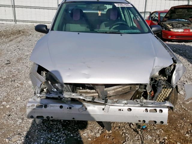 1FAHP34N17W352832 - 2007 FORD FOCUS ZX4 SILVER photo 9