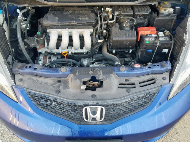 JHMGE88249S039856 - 2009 HONDA FIT BLUE photo 7