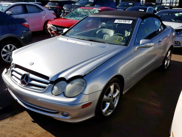 WDBTK65J25F121675 - 2005 MERCEDES-BENZ CLK 320 SILVER photo 2