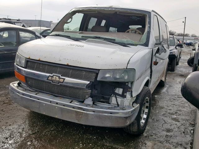 1GBFG15T971121892 - 2007 CHEVROLET EXPRESS G1 WHITE photo 2