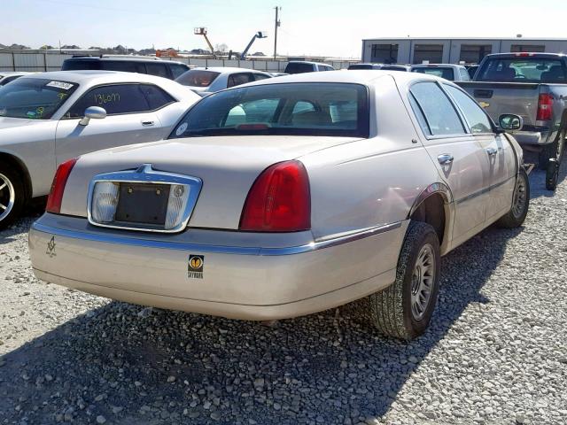 1LNHM83W5YY940115 - 2000 LINCOLN TOWN CAR C TAN photo 4