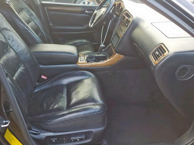 JT8BH68X8W0010367 - 1998 LEXUS GS 400 BLACK photo 5