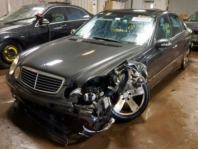 WDBUF65J13A293506 - 2003 MERCEDES-BENZ E 320 BLACK photo 2