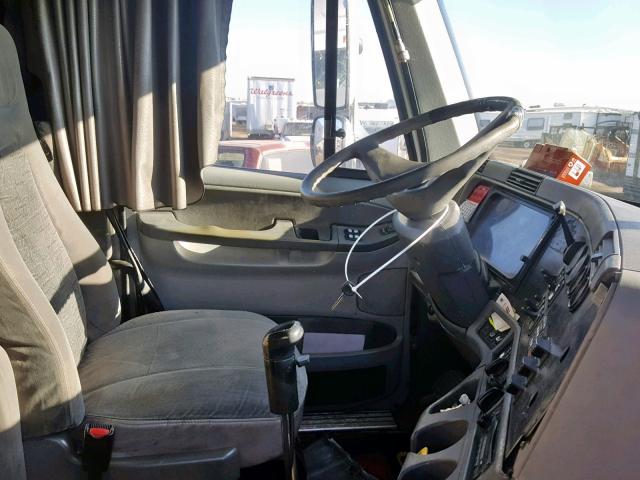 1FUJA6CK97PW62316 - 2007 FREIGHTLINER CONVENTION WHITE photo 5