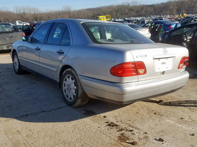 WDBJF55FXVA361491 - 1997 MERCEDES-BENZ E 320 SILVER photo 3